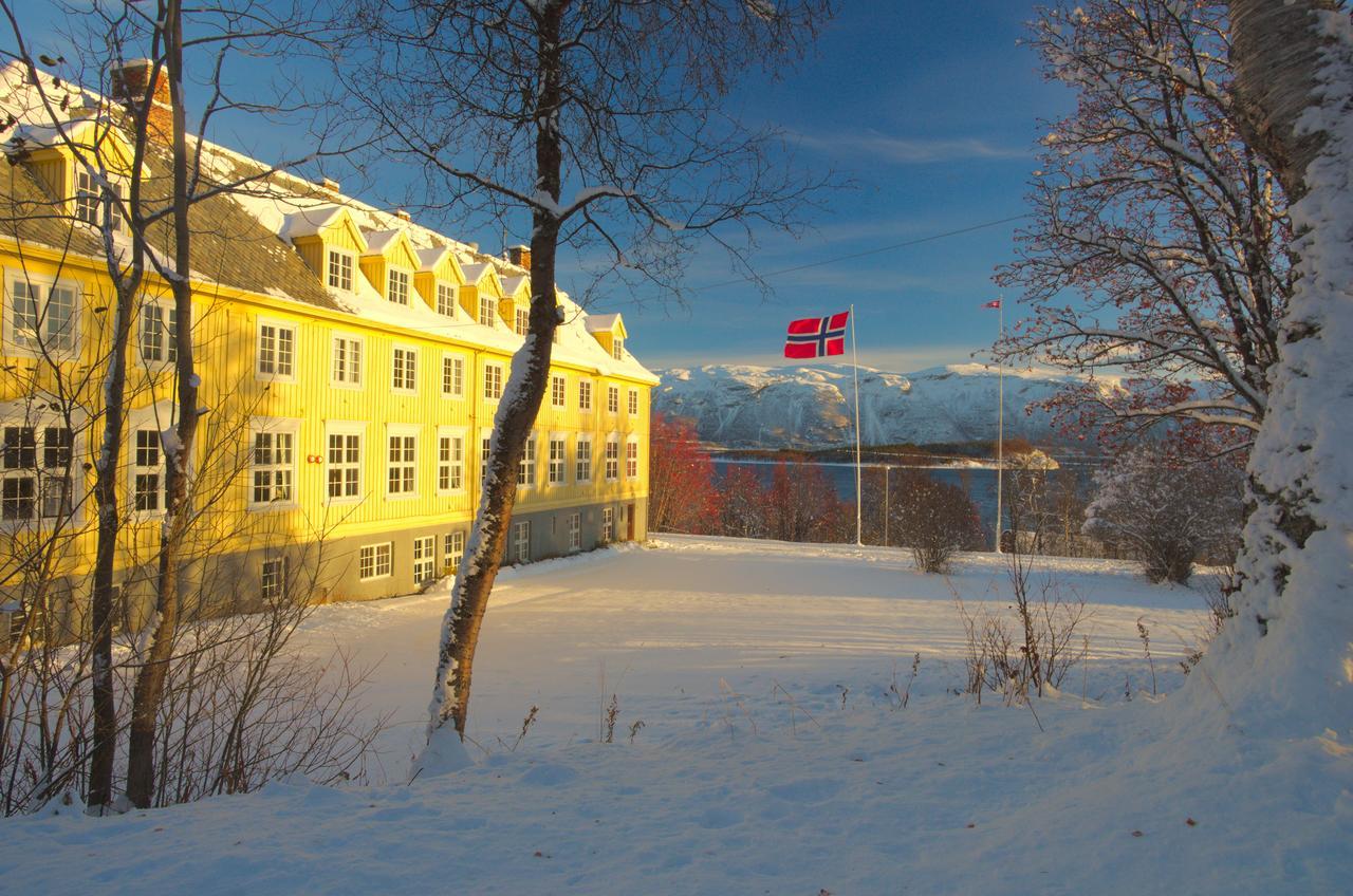 Solhov, Castle Of The Lyngen Alps Hotel Lyngseidet Buitenkant foto