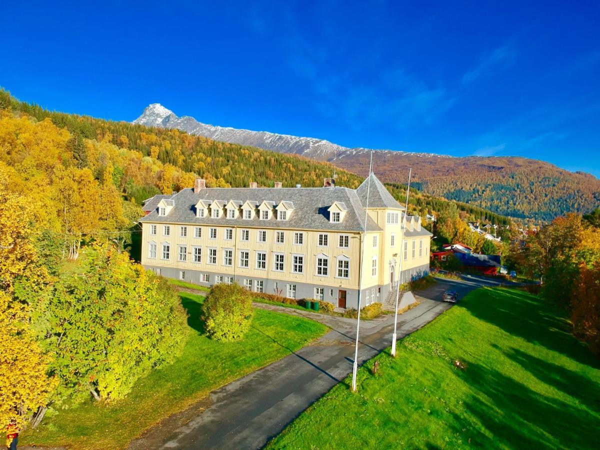 Solhov, Castle Of The Lyngen Alps Hotel Lyngseidet Buitenkant foto